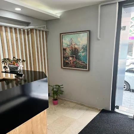 Szálloda Grand White Suit 3*