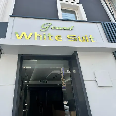 Grand White Suit 3*