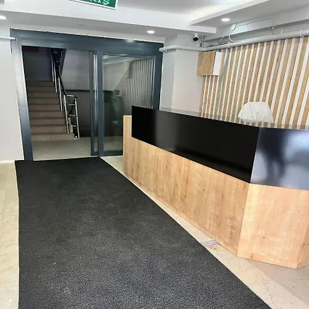 Grand White Suit Szálloda