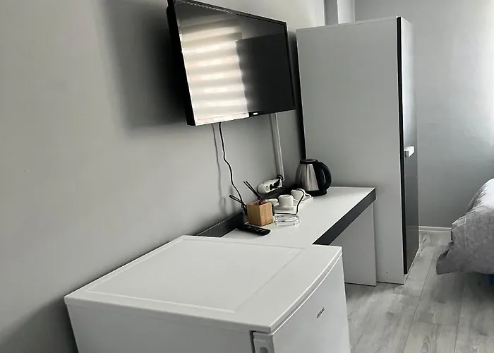 Hotel Grand White Suit 3*